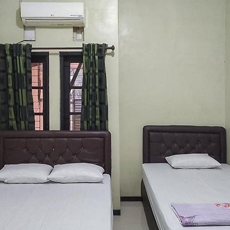 Baitussafar Ummi 1 Syariah Hotell Malang Exteriör bild
