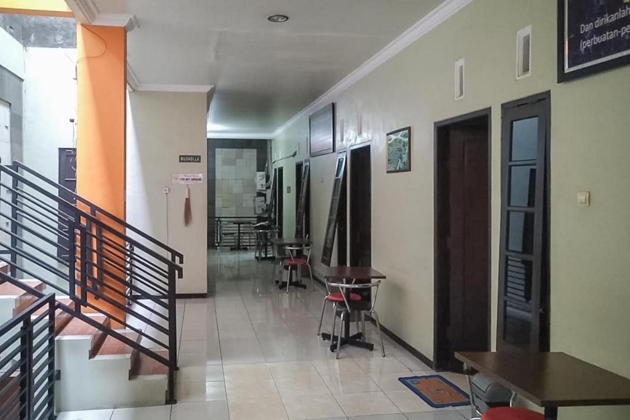 Baitussafar Ummi 1 Syariah Hotell Malang Exteriör bild
