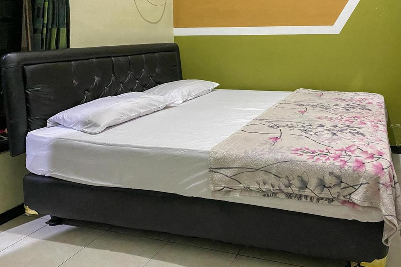 Baitussafar Ummi 1 Syariah Hotell Malang Exteriör bild